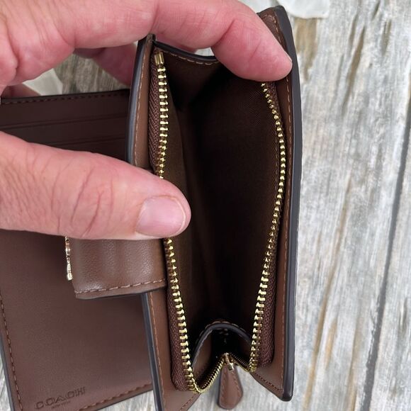 Coach Medium Corner Zip Wallet In Signature Canvas With Shell Print Bag Purse - Picture 6 of 13